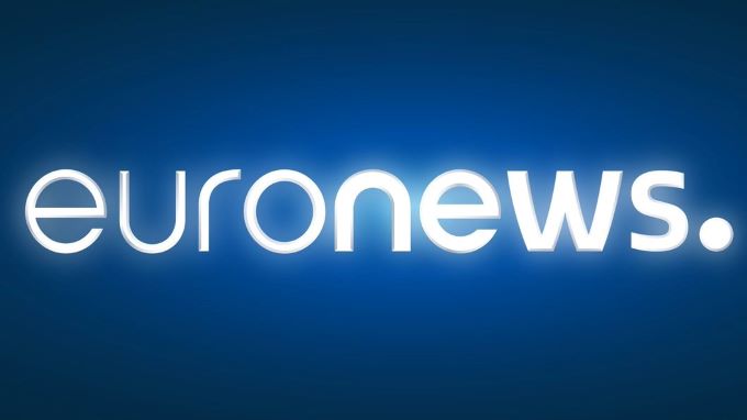 Европейский ежедневный круглосуточный информационный телеканал, совмещающий видеохронику мировых событий и аудиокомментарий на тринадцати языках. Основан 1 января 1993 года. Кабельное, спутниковое и эфирное вещание Euronews в 2009 году охватывало более 294 миллионов домовладений в 150 странах мира.
